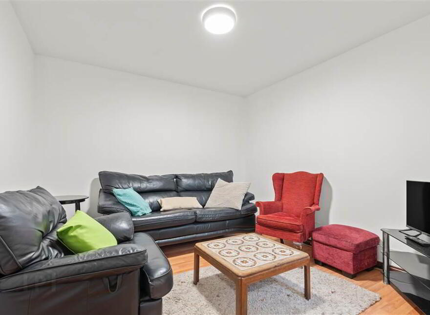 Bedroom 2, 10a Clonavon Terrace, Ballymena, BT43 5BE