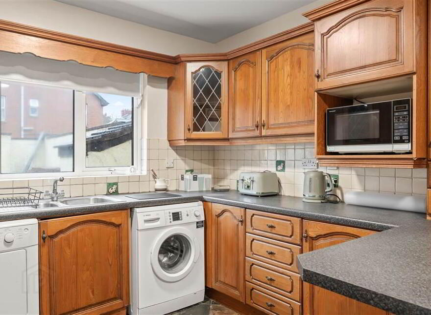 Bedroom 2, 10a Clonavon Terrace, Ballymena, BT43 5BE