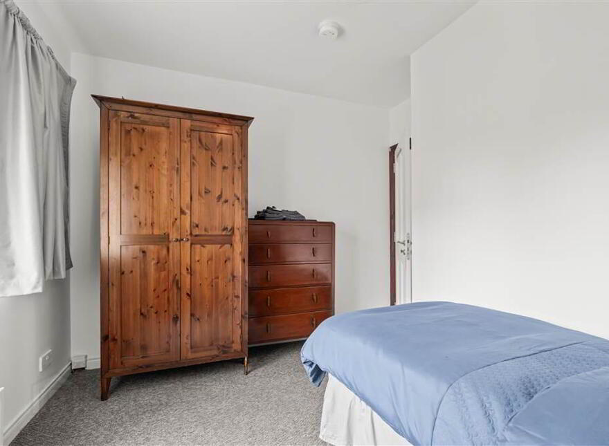 Bedroom 2, 10a Clonavon Terrace, Ballymena, BT43 5BE