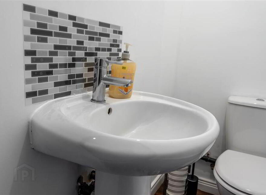 Bedroom 2, 10a Clonavon Terrace, Ballymena, BT43 5BE
