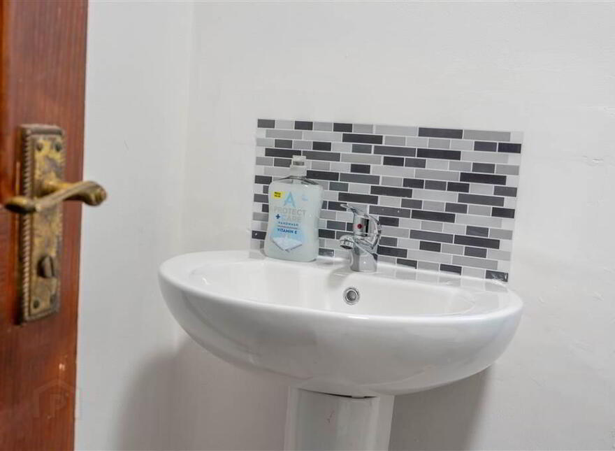Bedroom 2, 10a Clonavon Terrace, Ballymena, BT43 5BE