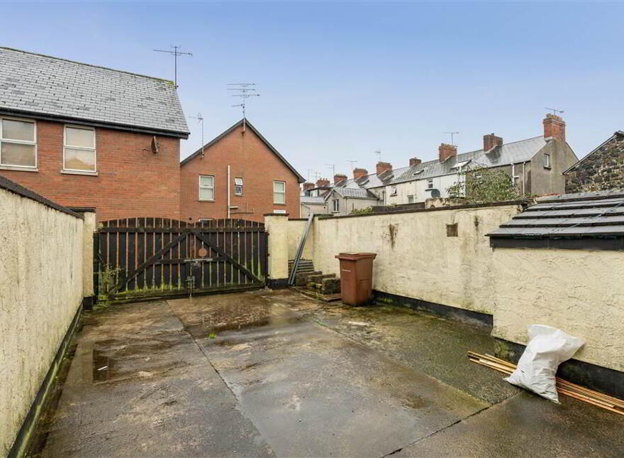 Bedroom 2, 10a Clonavon Terrace, Ballymena, BT43 5BE