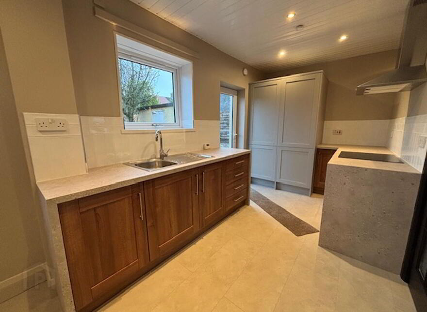 9 The Green, Holywood, BT18 9DW