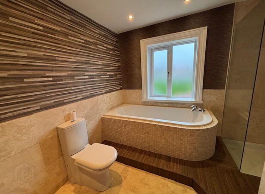 9 The Green, Holywood, BT18 9DW