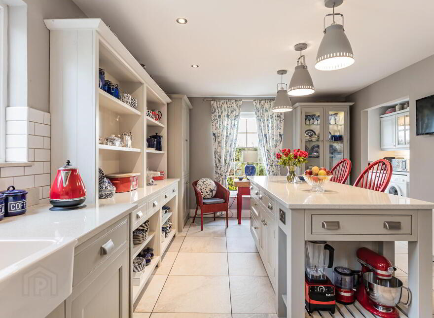 47 Newtownards Road, Donaghadee, BT21 0PY