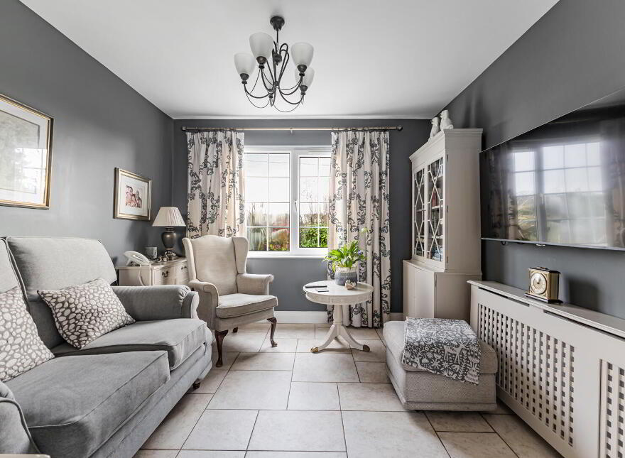47 Newtownards Road, Donaghadee, BT21 0PY