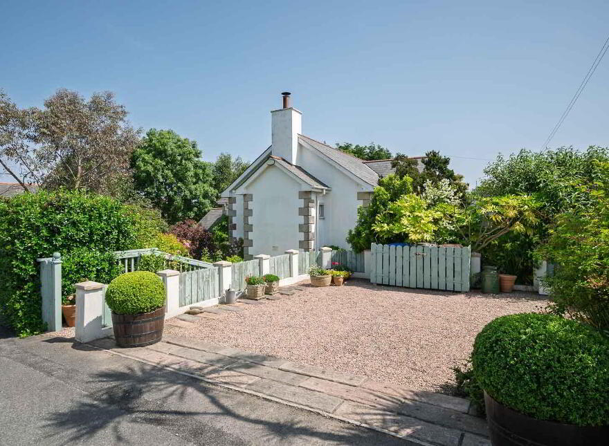 47 Newtownards Road, Donaghadee, BT21 0PY