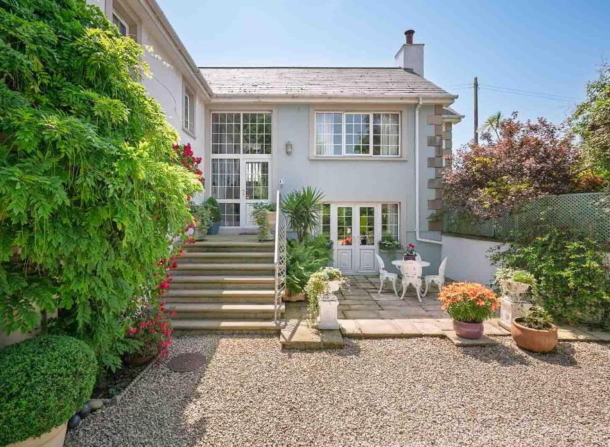 47 Newtownards Road, Donaghadee, BT21 0PY