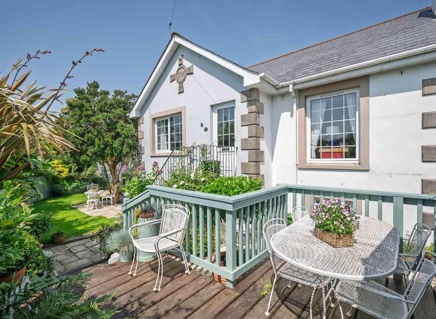 47 Newtownards Road, Donaghadee, BT21 0PY