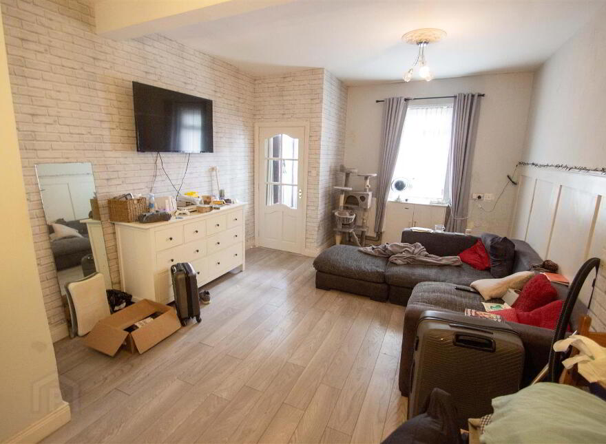 35 Springfield Avenue, Belfast, BT12 7BA