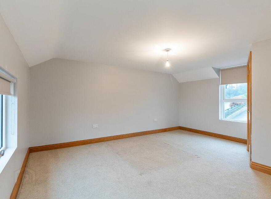 81 Hillsborough Road, Carryduff, Belfast, BT8 8HT