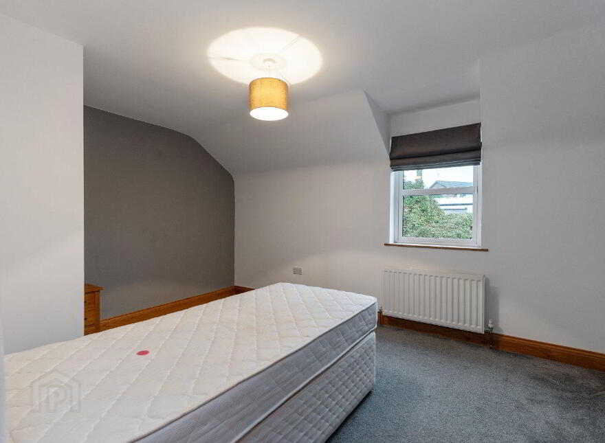 81 Hillsborough Road, Carryduff, Belfast, BT8 8HT