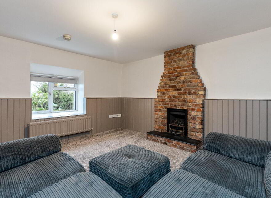 81 Hillsborough Road, Carryduff, Belfast, BT8 8HT