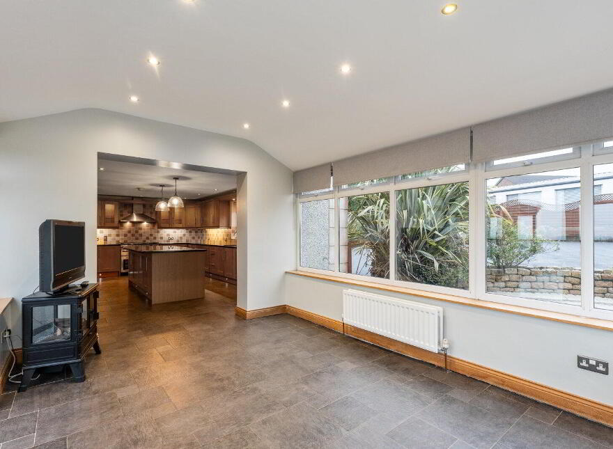 81 Hillsborough Road, Carryduff, Belfast, BT8 8HT