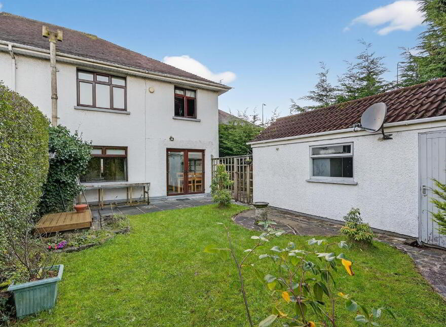 141 Stockmans Lane, Belfast, BT9 7JE