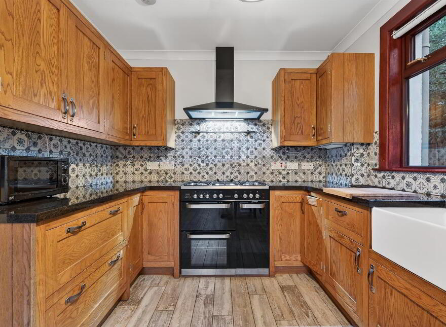141 Stockmans Lane, Belfast, BT9 7JE