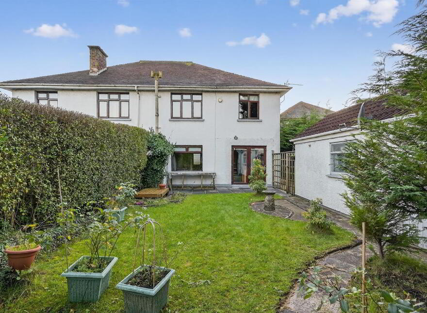 141 Stockmans Lane, Belfast, BT9 7JE