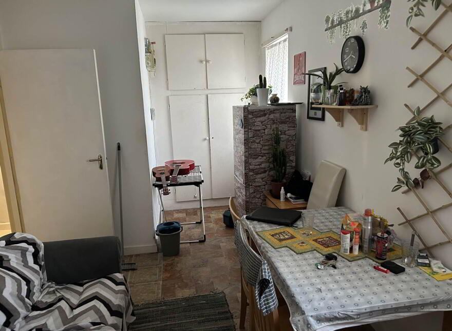 Apt 1 & 2, Upper Limerick Street, Roscrea, E53CP27