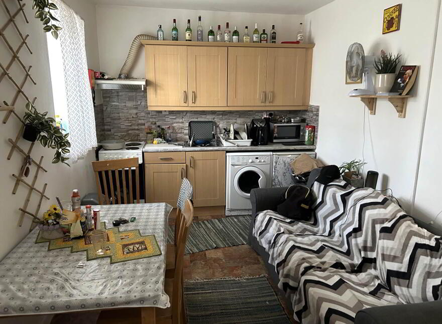 Apt 1 & 2, Upper Limerick Street, Roscrea, E53CP27