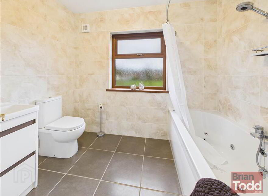 Walnut Avenue, Larne, BT40 2WA