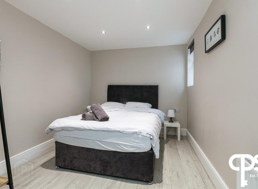 28 Wellesley Avenue, Belfast, BT9 6DG