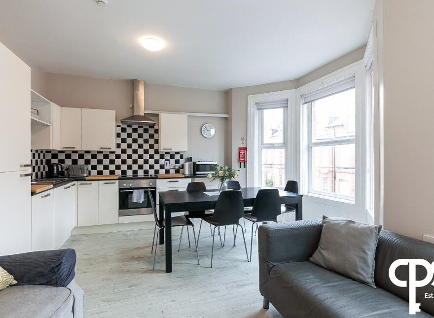 28 Wellesley Avenue, Belfast, BT9 6DG