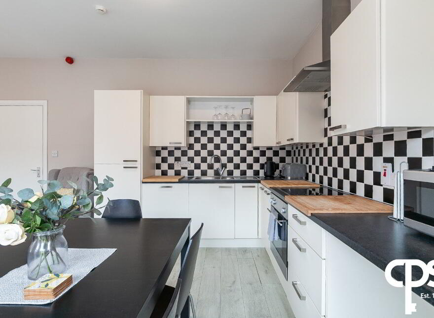 28 Wellesley Avenue, Belfast, BT9 6DG