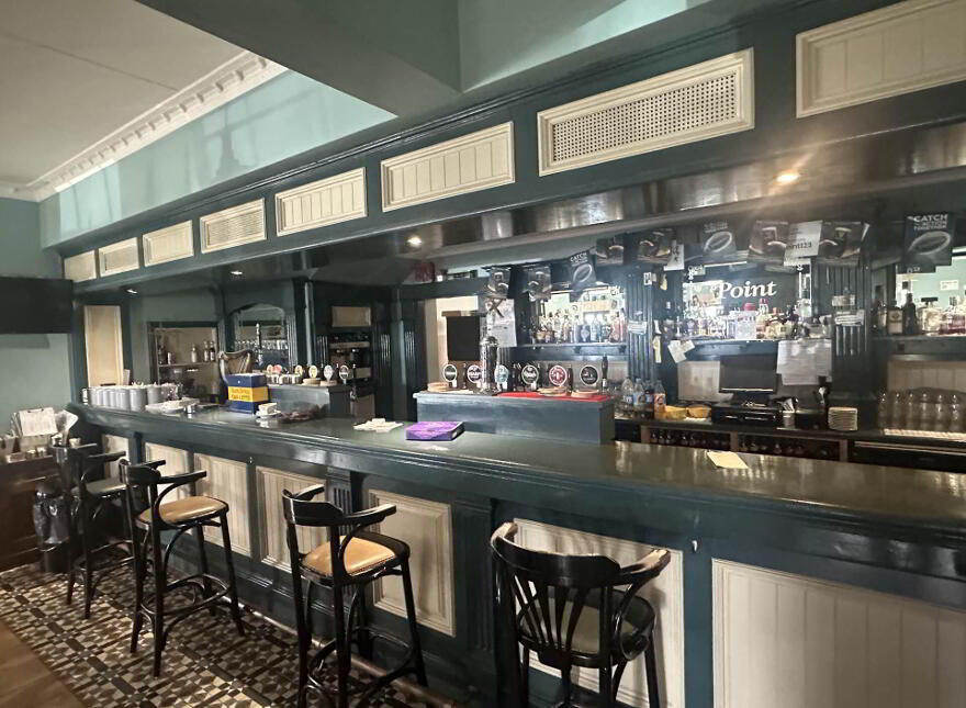The Point Inn, Quigley`s Point, F93DK84