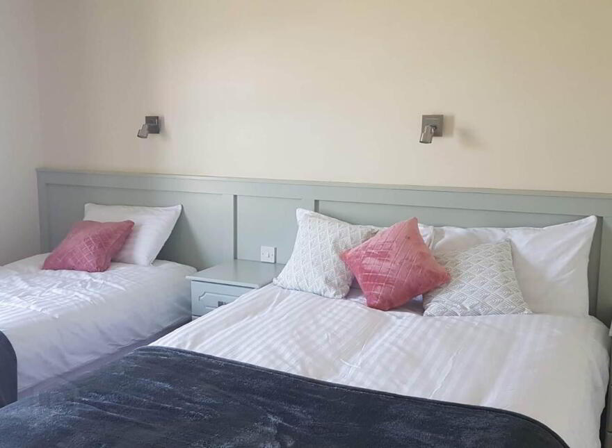 The Point Inn, Quigley`s Point, F93DK84