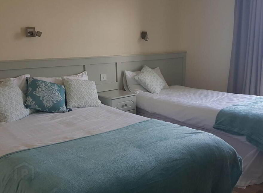 The Point Inn, Quigley`s Point, F93DK84