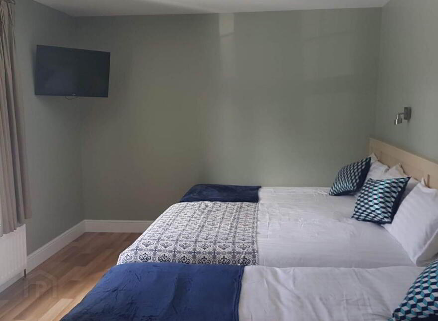 The Point Inn, Quigley`s Point, F93DK84