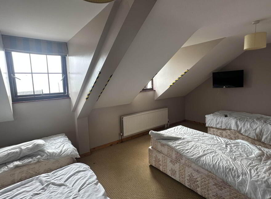 The Point Inn, Quigley`s Point, F93DK84