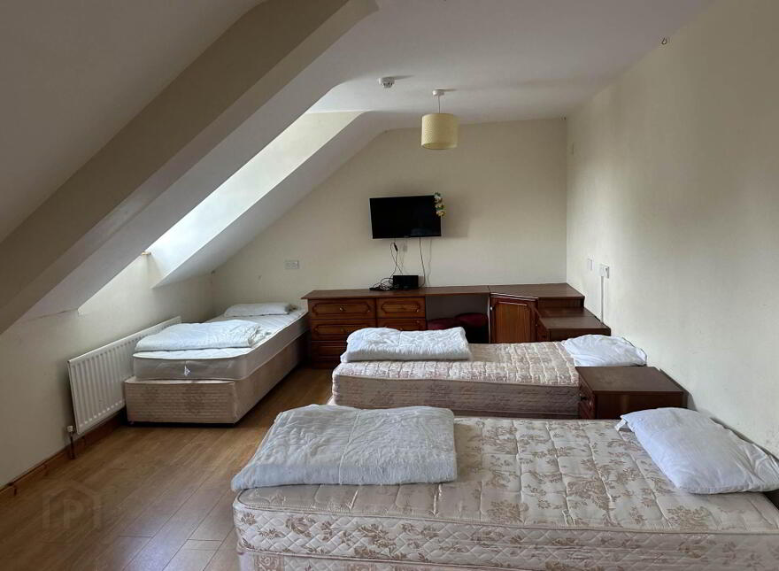 The Point Inn, Quigley`s Point, F93DK84