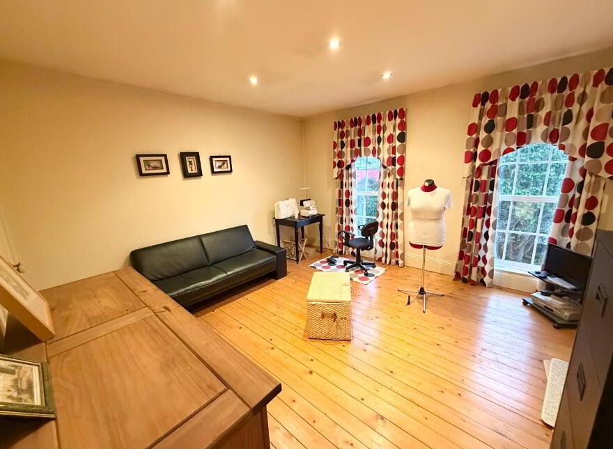 19 Buncrana Road, Derry, BT48 8LA