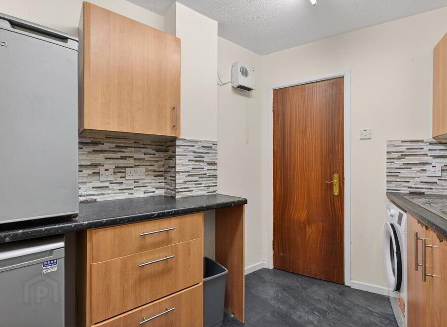 Tyrone House, Apartment 9 Tyrone House Ormeau Avenue, Belfast, BT2 8HH