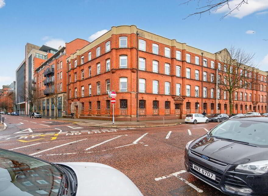 Tyrone House, Apartment 9 Tyrone House Ormeau Avenue, Belfast, BT2 8HH
