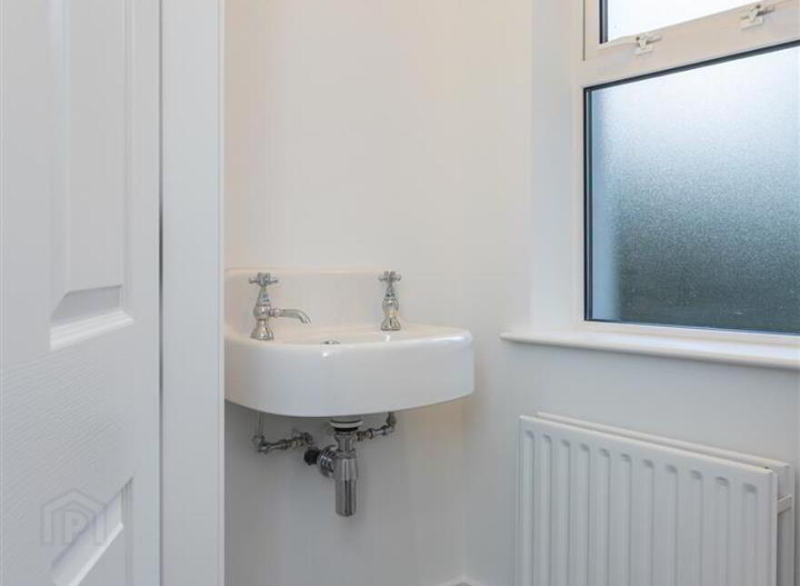 686 Ravenhill Road, Belfast, BT6 0BZ