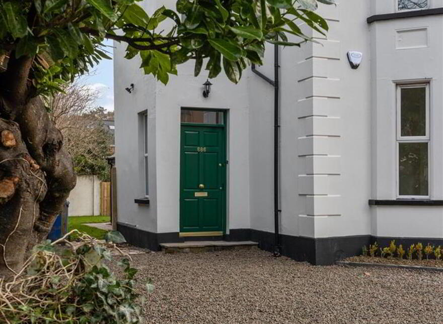 686 Ravenhill Road, Belfast, BT6 0BZ