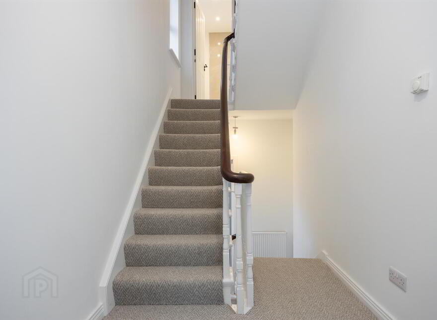 686 Ravenhill Road, Belfast, BT6 0BZ