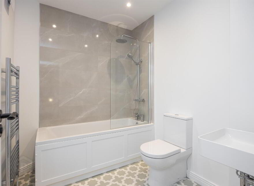 686 Ravenhill Road, Belfast, BT6 0BZ
