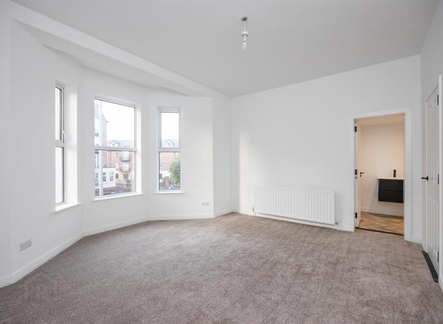 686 Ravenhill Road, Belfast, BT6 0BZ