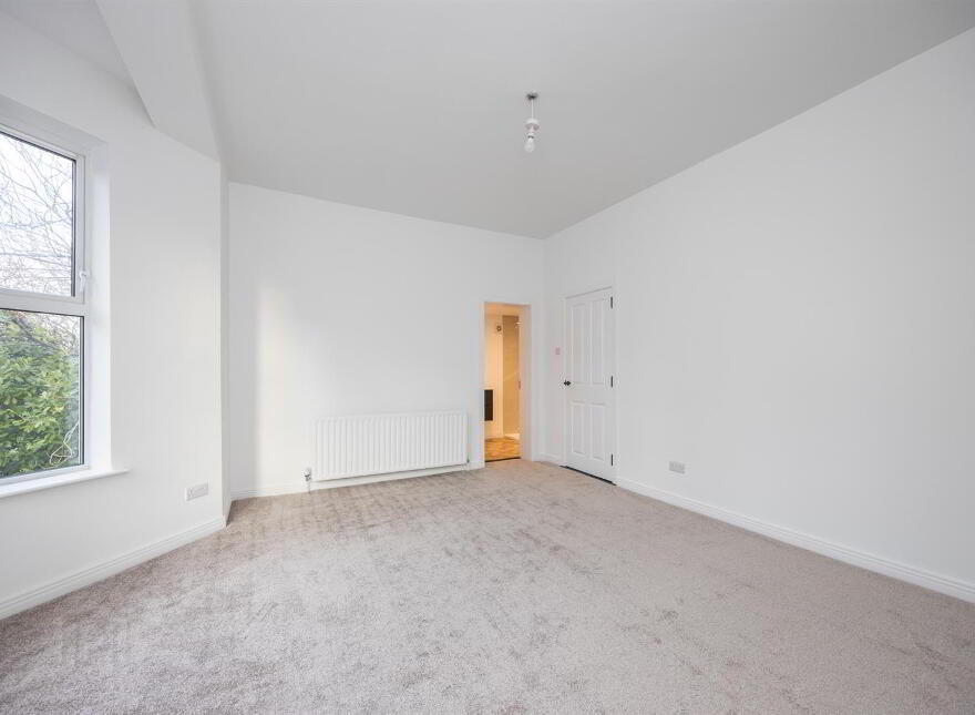 686 Ravenhill Road, Belfast, BT6 0BZ