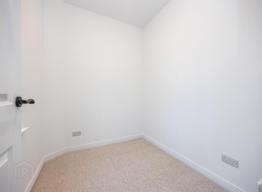 686 Ravenhill Road, Belfast, BT6 0BZ