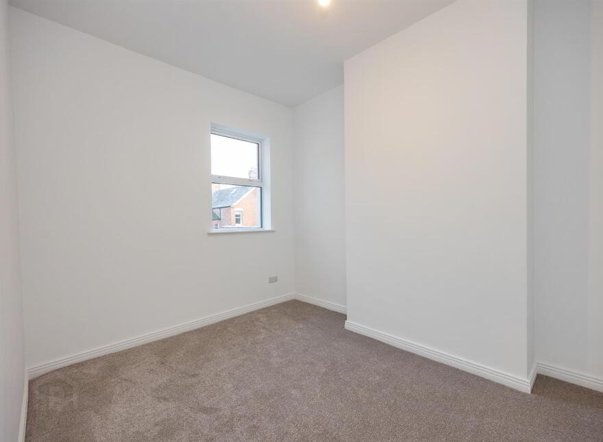 686 Ravenhill Road, Belfast, BT6 0BZ