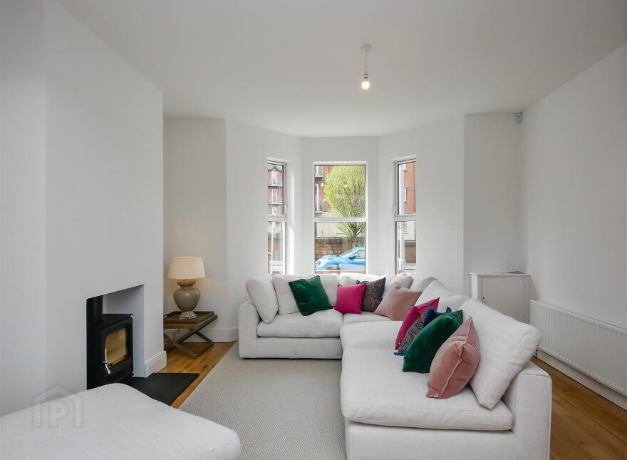 686 Ravenhill Road, Belfast, BT6 0BZ