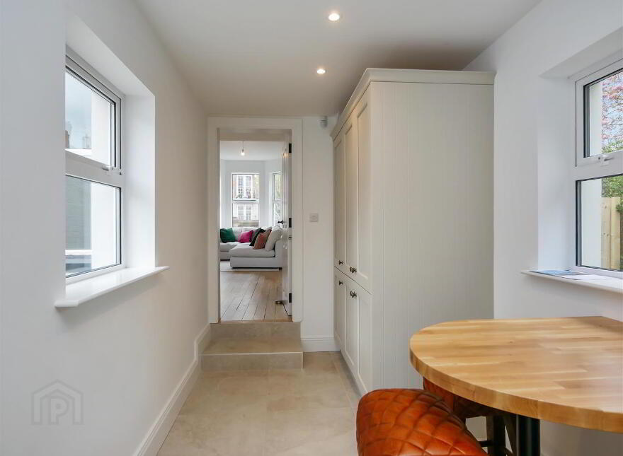 686 Ravenhill Road, Belfast, BT6 0BZ