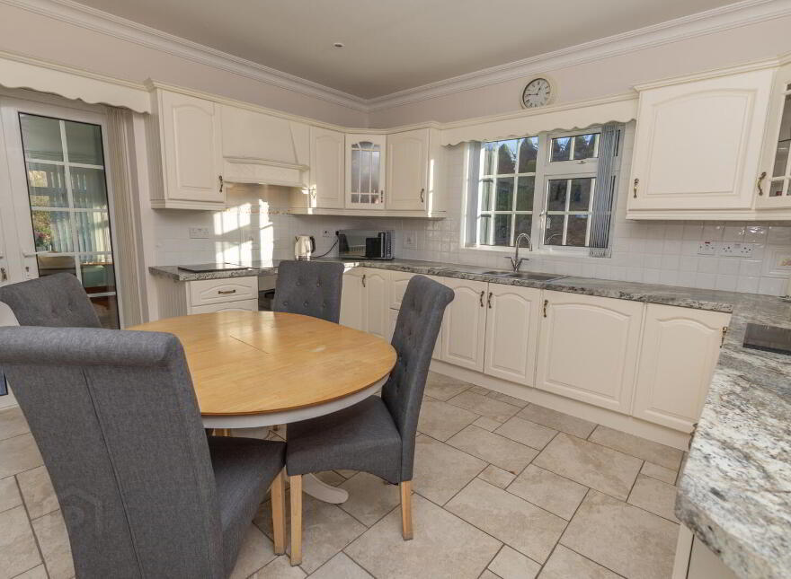 1 Ballyholland Road, Newry, BT34 2QL