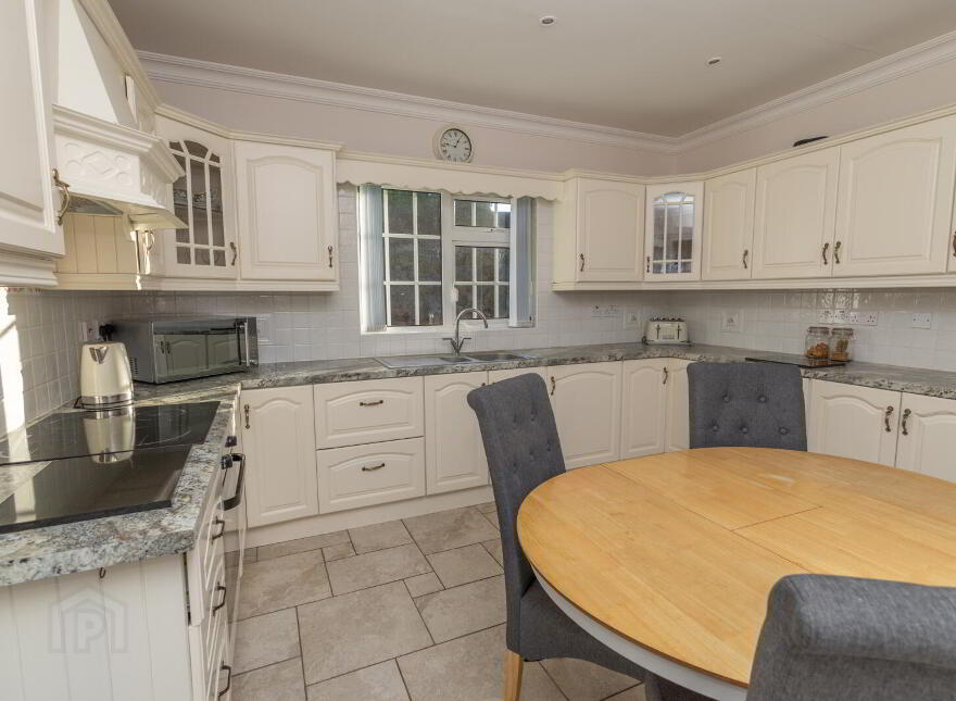1 Ballyholland Road, Newry, BT34 2QL