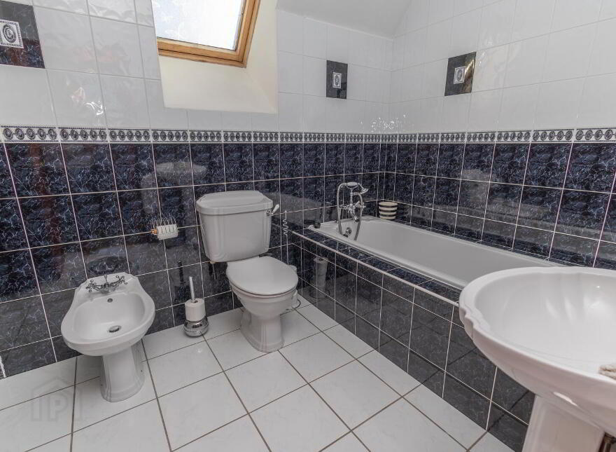 1 Ballyholland Road, Newry, BT34 2QL