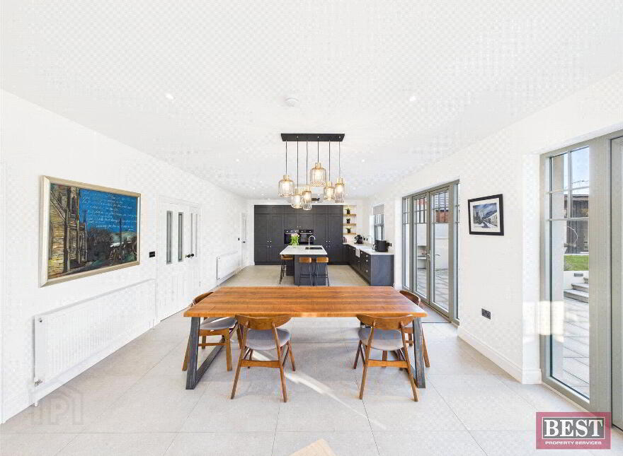 44 Seafields, Warrenpoint, Newry, BT34 3TG